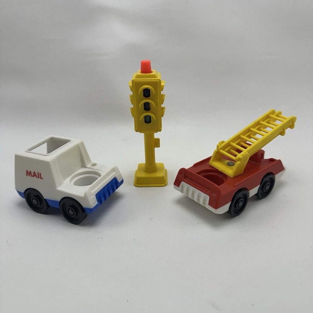 Fisher Price Little People Vintage Lot Mail‎ Fire Trucks Stoplight